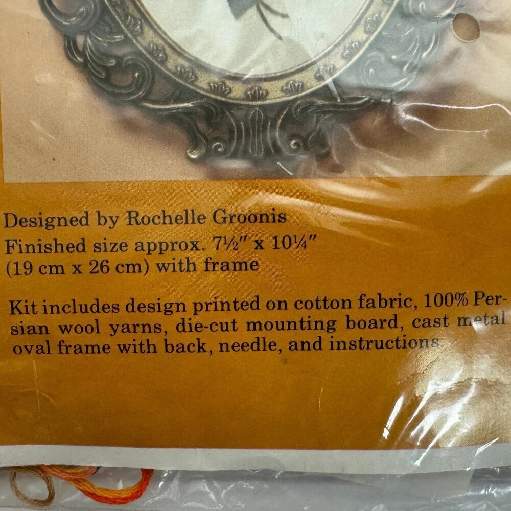 Vtg 1983s The Creative Circle Crewel Cross Stitch Embroidery Victorian Frame